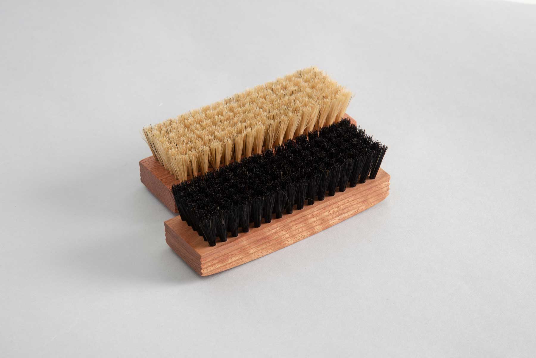 Saphir Horse Hair Palm Brush – Potter and Sons